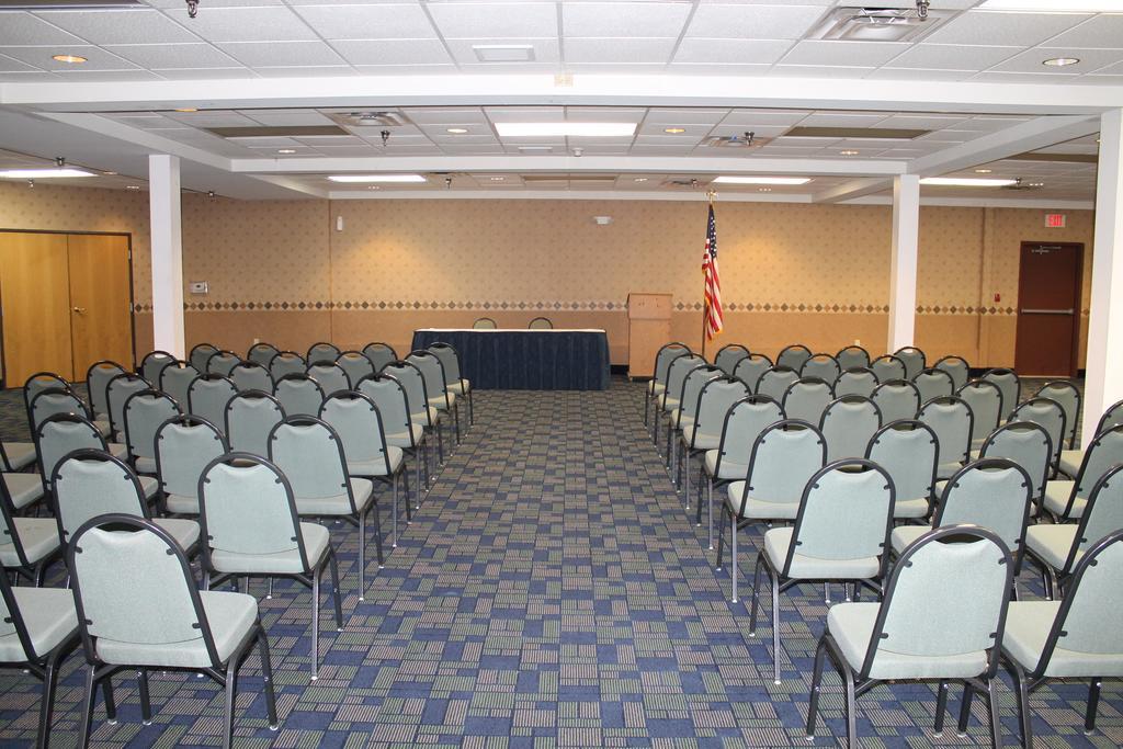 Days Inn & Suites By Wyndham Bridgeport - Clarksburg Eksteriør billede