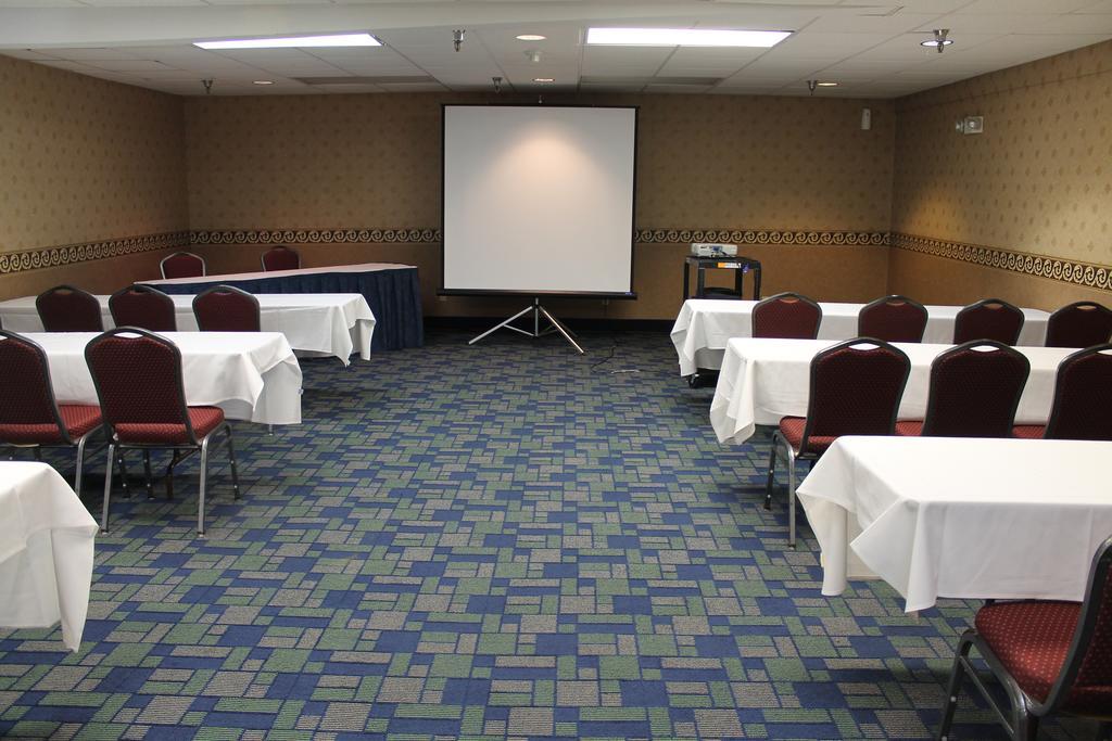 Days Inn & Suites By Wyndham Bridgeport - Clarksburg Eksteriør billede