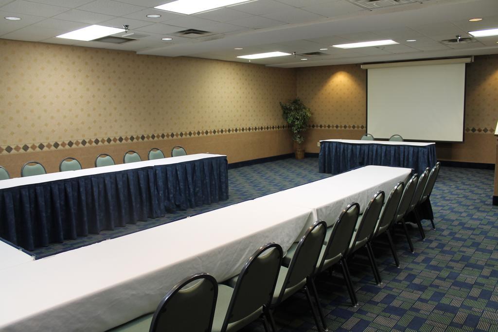 Days Inn & Suites By Wyndham Bridgeport - Clarksburg Eksteriør billede