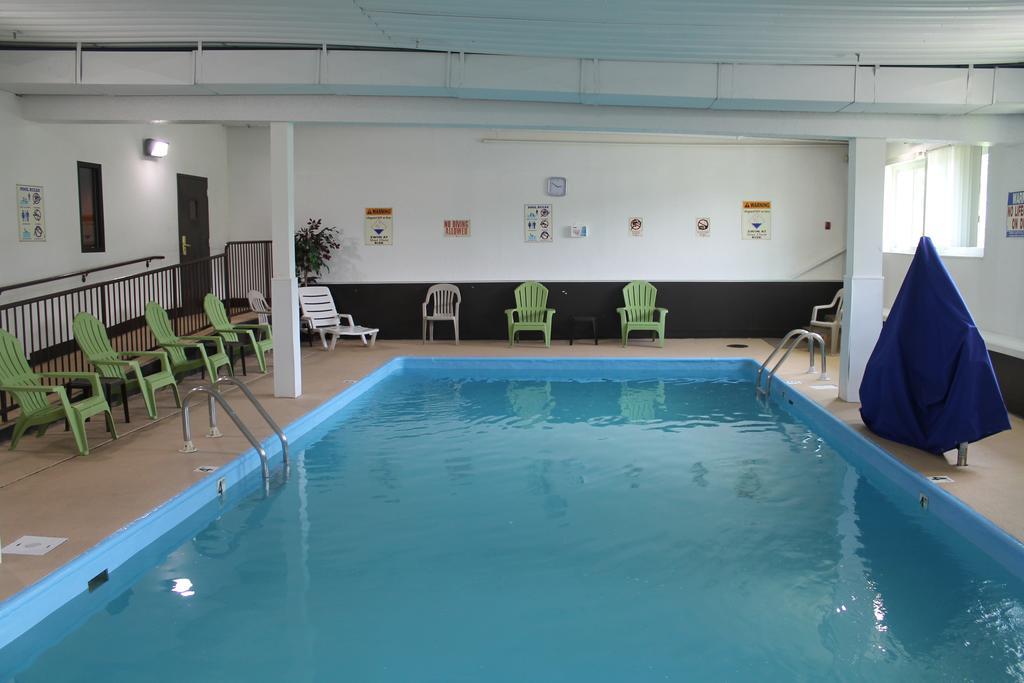Days Inn & Suites By Wyndham Bridgeport - Clarksburg Eksteriør billede