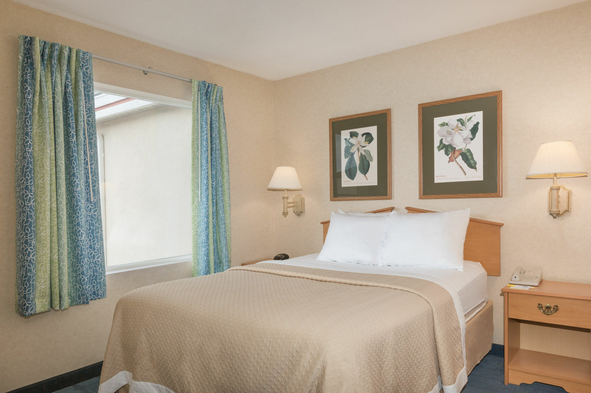 Days Inn & Suites By Wyndham Bridgeport - Clarksburg Eksteriør billede